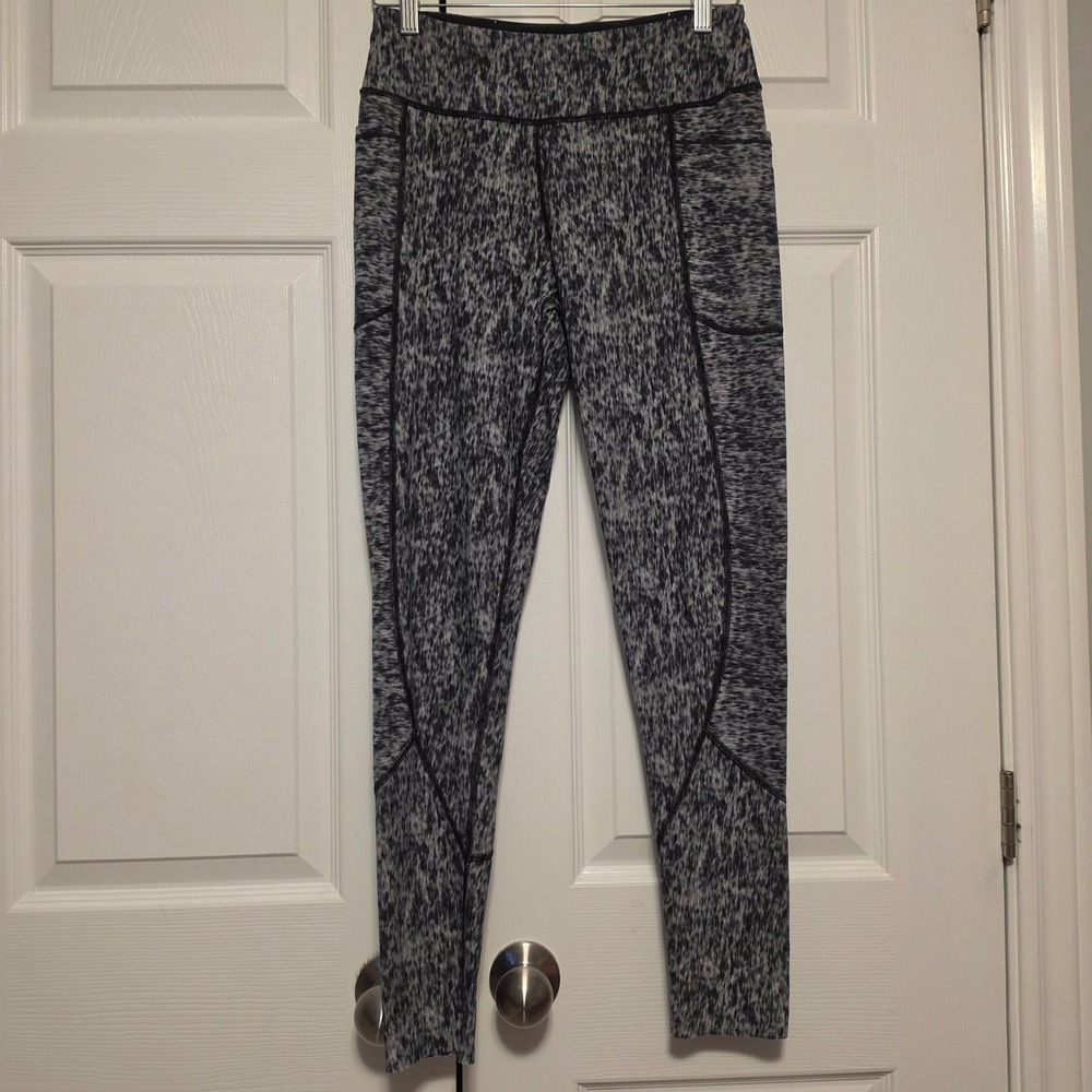 Victoria Sport Total Knockout Static Print Leggings Pockets Black White Size M